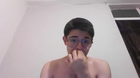 Snapshot of ralphillips25 chatting on 09/13/25, 05:07 ralphillips25 online show from 09/13/25, 05:07