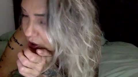 Snapshot of ramjetkel chatting on 10/13/25, 02:11 Mamakel online show from 10/13/25, 02:11