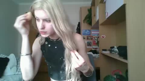 Snapshot of ranya_may chatting on 03/06/26, 10:34 Ranya online show from 03/06/26, 10:34