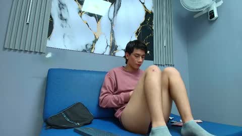 raphael_nyon1 online show from 03/26/26, 03:56