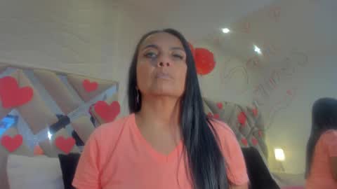 Raquel Moore  online show from 02/14/25, 11:53