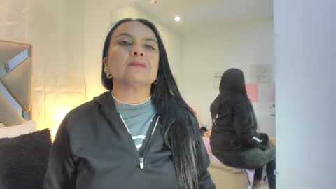 Raquel Moore  online show from 03/09/26, 12:42