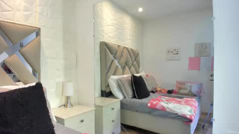 Raquel Moore  online show from 03/12/26, 06:03