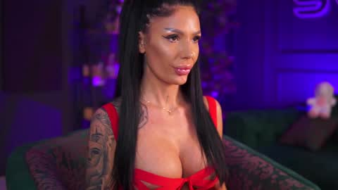 Raquelle online show from 12/21/24, 12:53