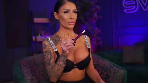 Raquelle online show from 02/09/25, 07:41