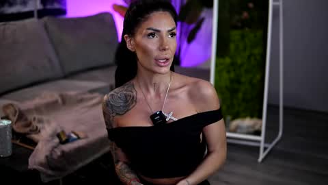 Raquelle online show from 04/04/26, 08:34