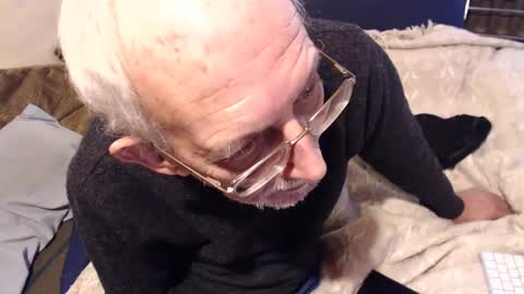 Snapshot of rararaffaele chatting on 12/21/24, 11:01 Raffaele online show from 12/21/24, 11:01