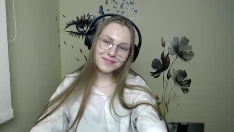 raspberry0101 online show from 12/06/24, 07:45