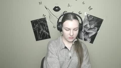 raspberry0101 online show from 01/18/25, 01:51