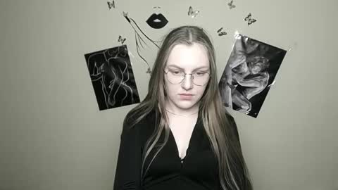 raspberry0101 online show from 01/28/25, 07:32