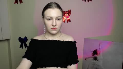 raspberry0101 online show from 02/09/25, 07:41