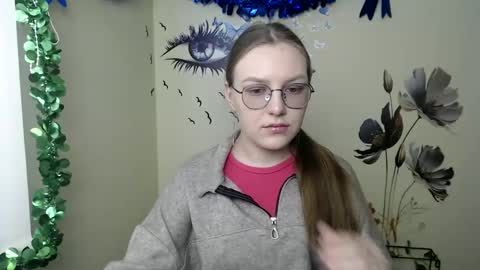 raspberry0101 online show from 02/18/25, 07:54