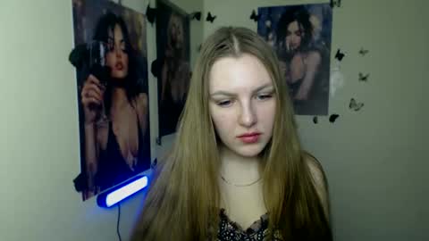 raspberry0101 online show from 11/22/25, 01:43