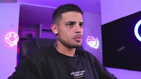 Snapshot of rausch77 chatting on 01/01/25, 12:55 rausch77 online show from 01/01/25, 12:55