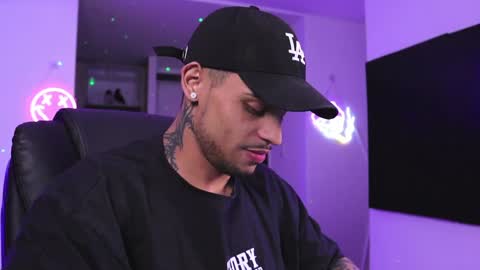 Snapshot of rausch77 chatting on 01/15/25, 09:35 rausch77 online show from 01/15/25, 09:35