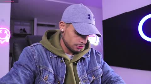 Snapshot of rausch77 chatting on 01/16/25, 08:00 rausch77 online show from 01/16/25, 08:00