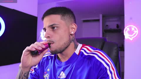 Snapshot of rausch77 chatting on 01/22/25, 05:37 rausch77 online show from 01/22/25, 05:37