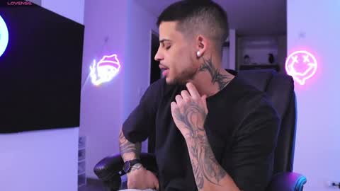 Snapshot of rausch77 chatting on 01/23/25, 07:00 rausch77 online show from 01/23/25, 07:00