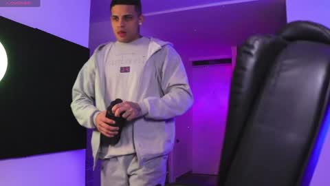 Snapshot of rausch77 chatting on 02/06/25, 07:02 rausch77 online show from 02/06/25, 07:02