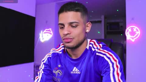 Snapshot of rausch77 chatting on 02/13/25, 08:06 rausch77 online show from 02/13/25, 08:06