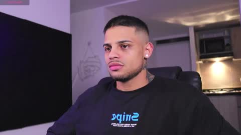 Snapshot of rausch77 chatting on 03/01/25, 08:23 rausch77 online show from 03/01/25, 08:23