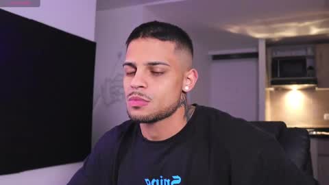 Snapshot of rausch77 chatting on 03/01/25, 11:28 rausch77 online show from 03/01/25, 11:28