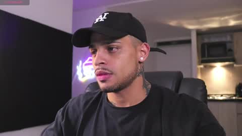 Snapshot of rausch77 chatting on 03/05/25, 09:05 rausch77 online show from 03/05/25, 09:05