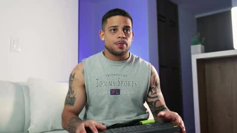 Snapshot of rausch77 chatting on 09/12/25, 07:08 rausch77 online show from 09/12/25, 07:08