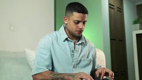 Snapshot of rausch77 chatting on 09/14/25, 03:27 rausch77 online show from 09/14/25, 03:27