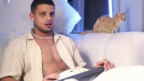 Snapshot of rausch77 chatting on 11/09/25, 07:28 rausch77 online show from 11/09/25, 07:28