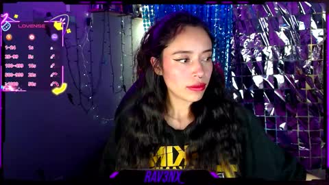 Snapshot of rav3nx_ chatting on 12/22/25, 09:56 online show from 12/22/25, 09:56