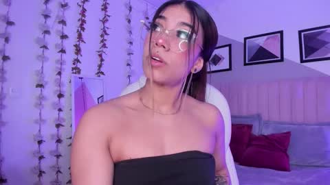 Snapshot of raven_dooll chatting on 09/16/25, 03:40 Raven online show from 09/16/25, 03:40