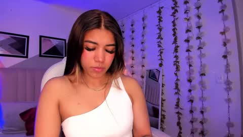 Snapshot of raven_dooll chatting on 09/24/25, 04:16 Raven online show from 09/24/25, 04:16