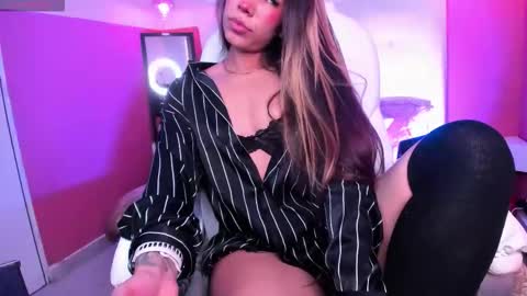 Snapshot of raven_dooll chatting on 09/30/25, 02:49 Raven online show from 09/30/25, 02:49