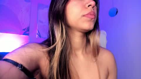 Snapshot of raven_dooll chatting on 11/13/25, 08:46 Raven online show from 11/13/25, 08:46