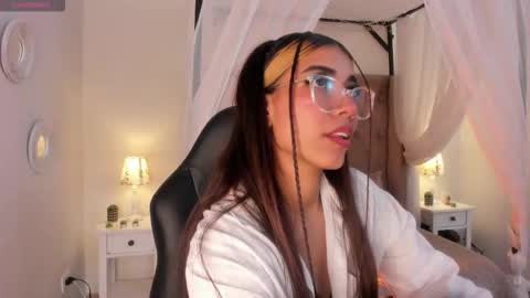 Snapshot of raven_dooll chatting on 02/24/26, 09:46 Raven online show from 02/24/26, 09:46