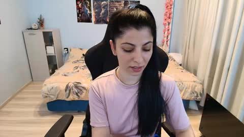 raven_haired_goddess online show from 03/18/26, 07:44