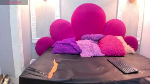 raven_loove online show from 05/13/26, 07:11