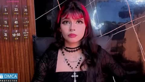 raven_rox_ online show from 04/12/26, 06:57