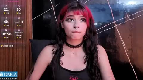 raven_rox_ online show from 04/13/26, 07:08