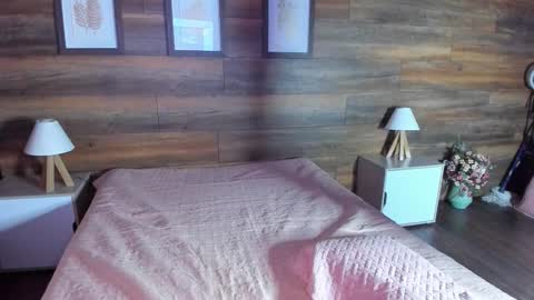 Snapshot of raven_sweet chatting on 11/25/25, 10:43 Victoria online show from 11/25/25, 10:43