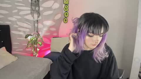 ravencollen online show from 10/19/25, 12:28