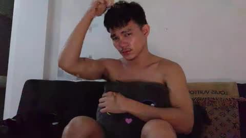 Snapshot of ravenheaventhns chatting on 02/23/26, 03:48 Raven online show from 02/23/26, 03:48