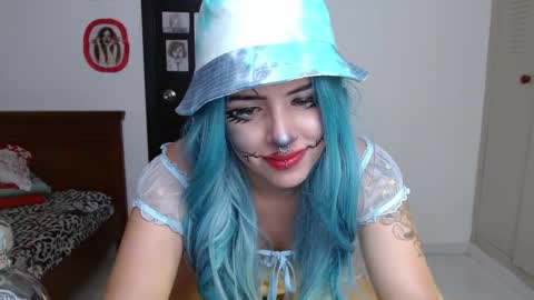 Snapshot of ravenlotus chatting on 10/31/25, 07:37 ravenlotus online show from 10/31/25, 07:37