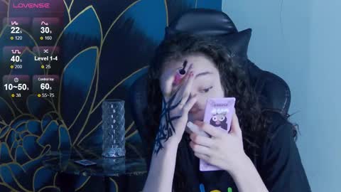 Snapshot of ravennmoonn chatting on 09/11/25, 11:05 Raven online show from 09/11/25, 11:05