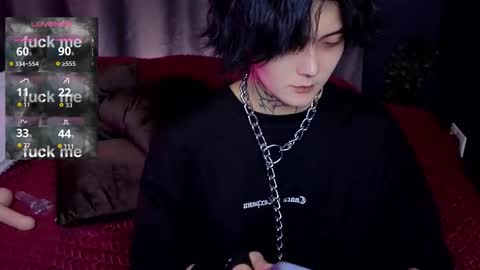 Snapshot of ravens_nest_ chatting on 10/05/25, 04:05 Raven online show from 10/05/25, 04:05