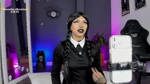 Snapshot of ravenwitch_ chatting on 06/27/26, 12:33 Raven Witch online show from 06/27/26, 12:33