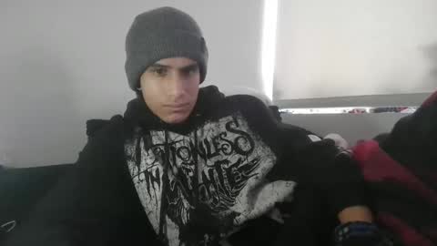 Snapshot of ravenxbat chatting on 12/03/25, 03:32 ravenxbat online show from 12/03/25, 03:32