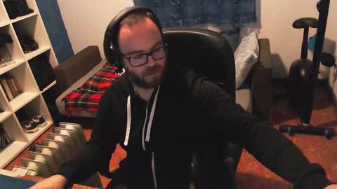 Snapshot of ravingr3d3 chatting on 02/16/25, 08:33 ravingr3d3 online show from 02/16/25, 08:33