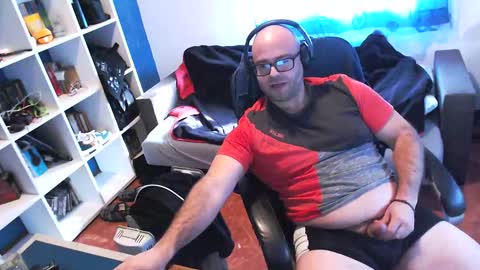 Snapshot of ravingr3d3 chatting on 02/20/25, 03:19 ravingr3d3 online show from 02/20/25, 03:19